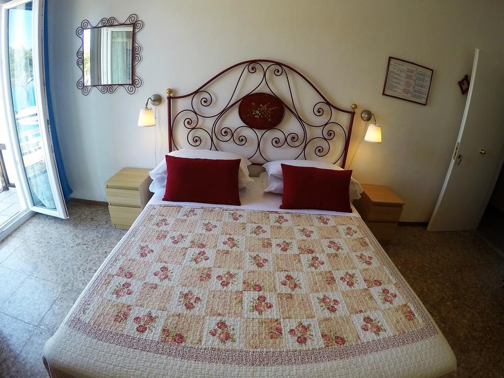 Sea View Sirolo Di Amedeo Bed & Breakfast Exterior photo