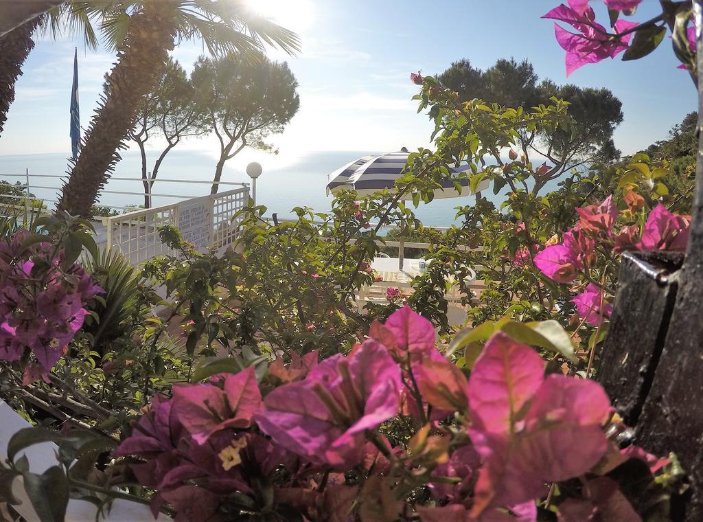 Sea View Sirolo Di Amedeo Bed & Breakfast Exterior photo