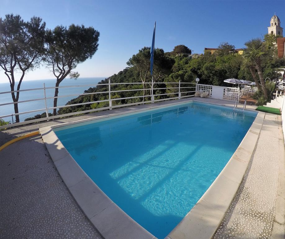 Sea View Sirolo Di Amedeo Bed & Breakfast Exterior photo